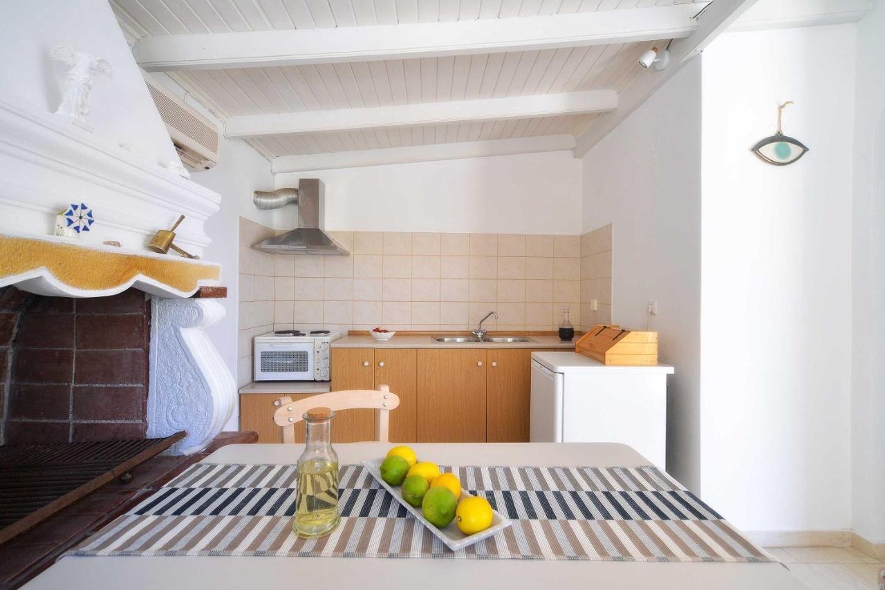 New! Paxoswhite Sea View Apartments & Studios! Gáios Exterior foto