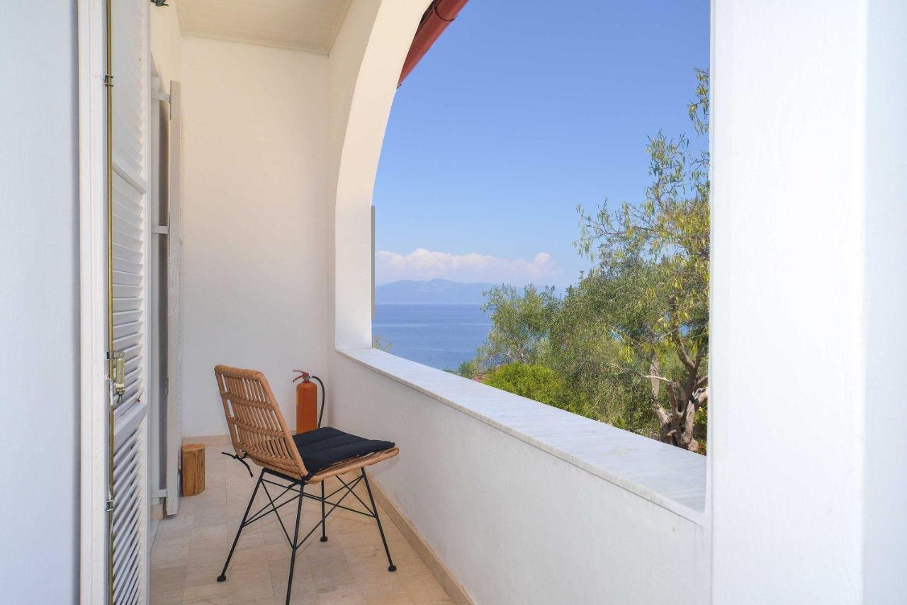 New! Paxoswhite Sea View Apartments & Studios! Gáios Exterior foto