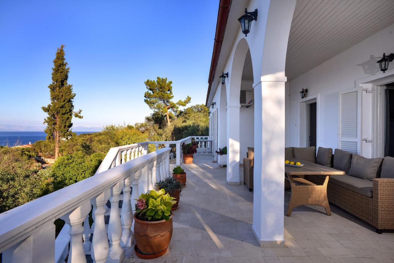 New! Paxoswhite Sea View Apartments & Studios! Gáios Exterior foto